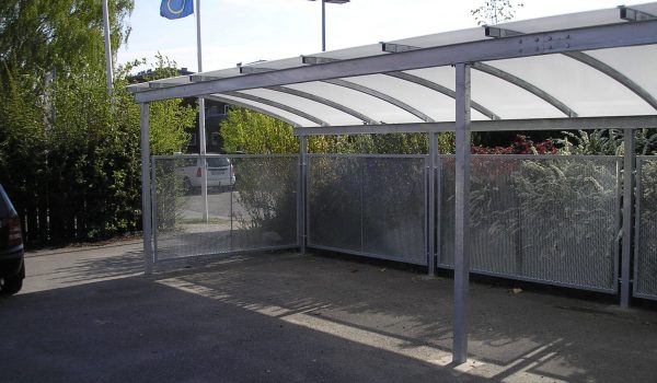 Cykelskur Med Tilhørende Skur